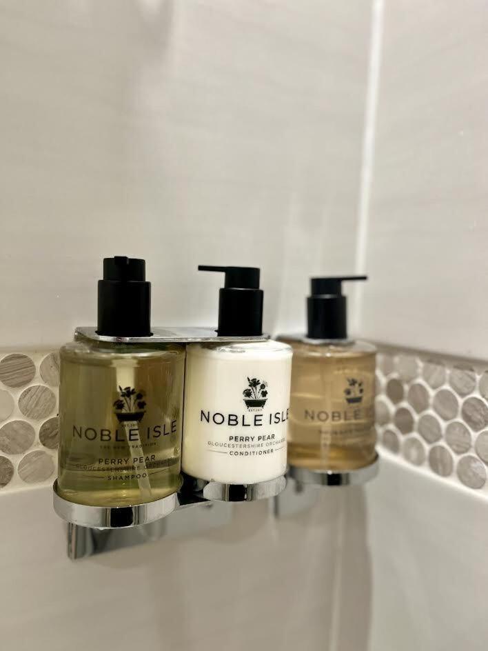 לינה וארוחת בוקר שרוסברי Darwin'S Townhouse חדר תמונה Noble Isle products